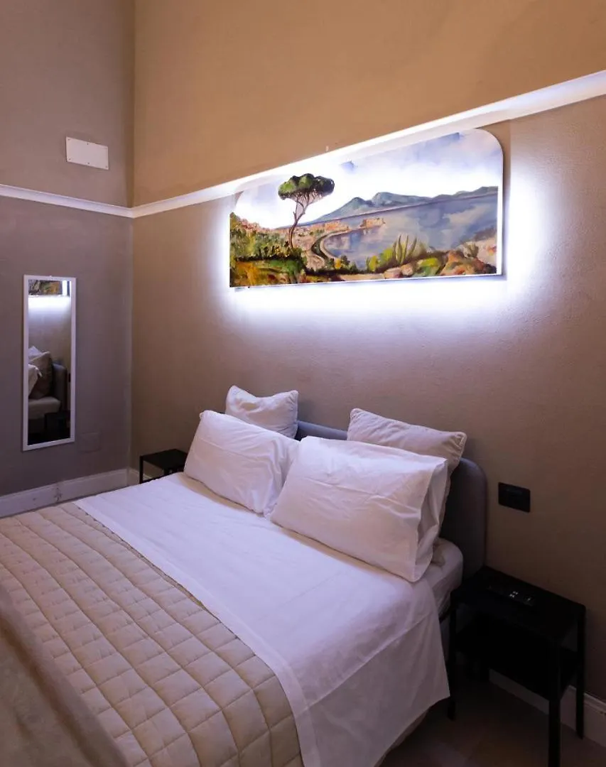Zentral Suite Naples Italy