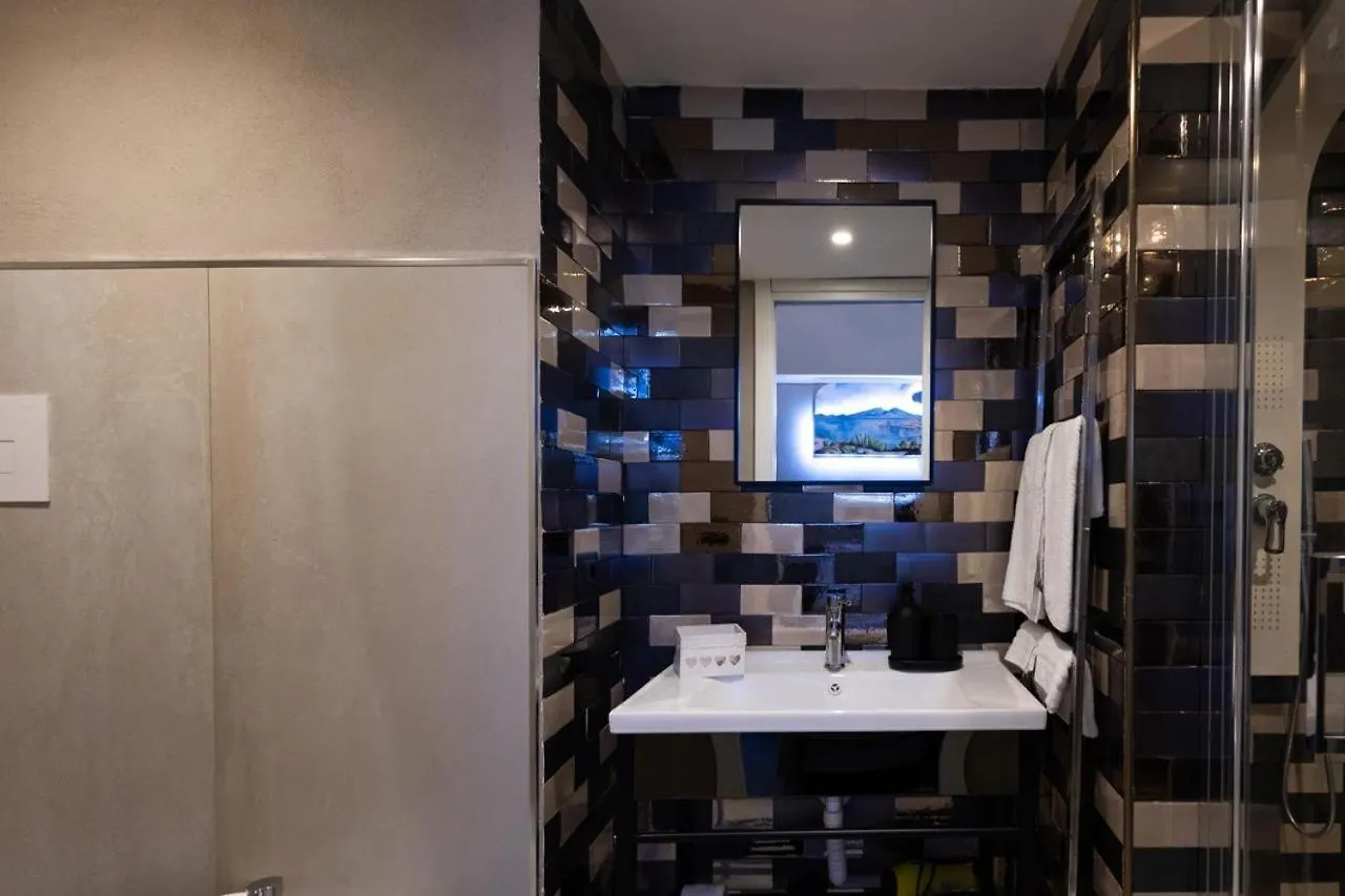 Zentral Suite Naples 0*,  Italy