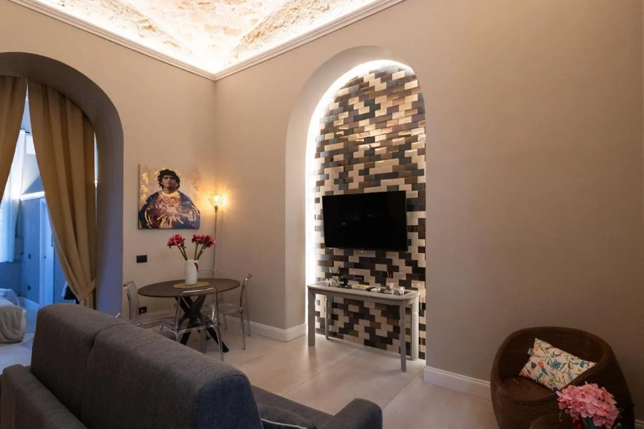 Zentral Suite Naples Apartment